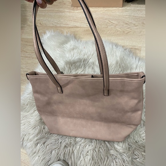 NEVER USED SHOULDER BAG - Picture 2 of 3